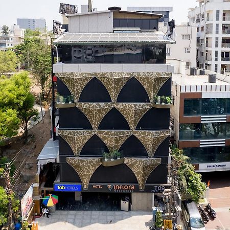 ホテル Oriva Vinflora Residency - Nr Lv Prasad Hospital, Banjara Hills ハイデラバード エクステリア 写真