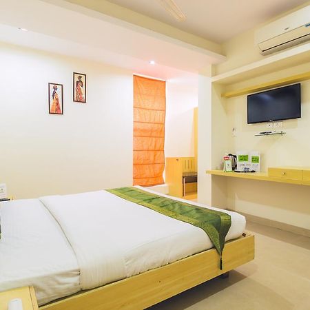 ホテル Oriva Vinflora Residency - Nr Lv Prasad Hospital, Banjara Hills ハイデラバード エクステリア 写真