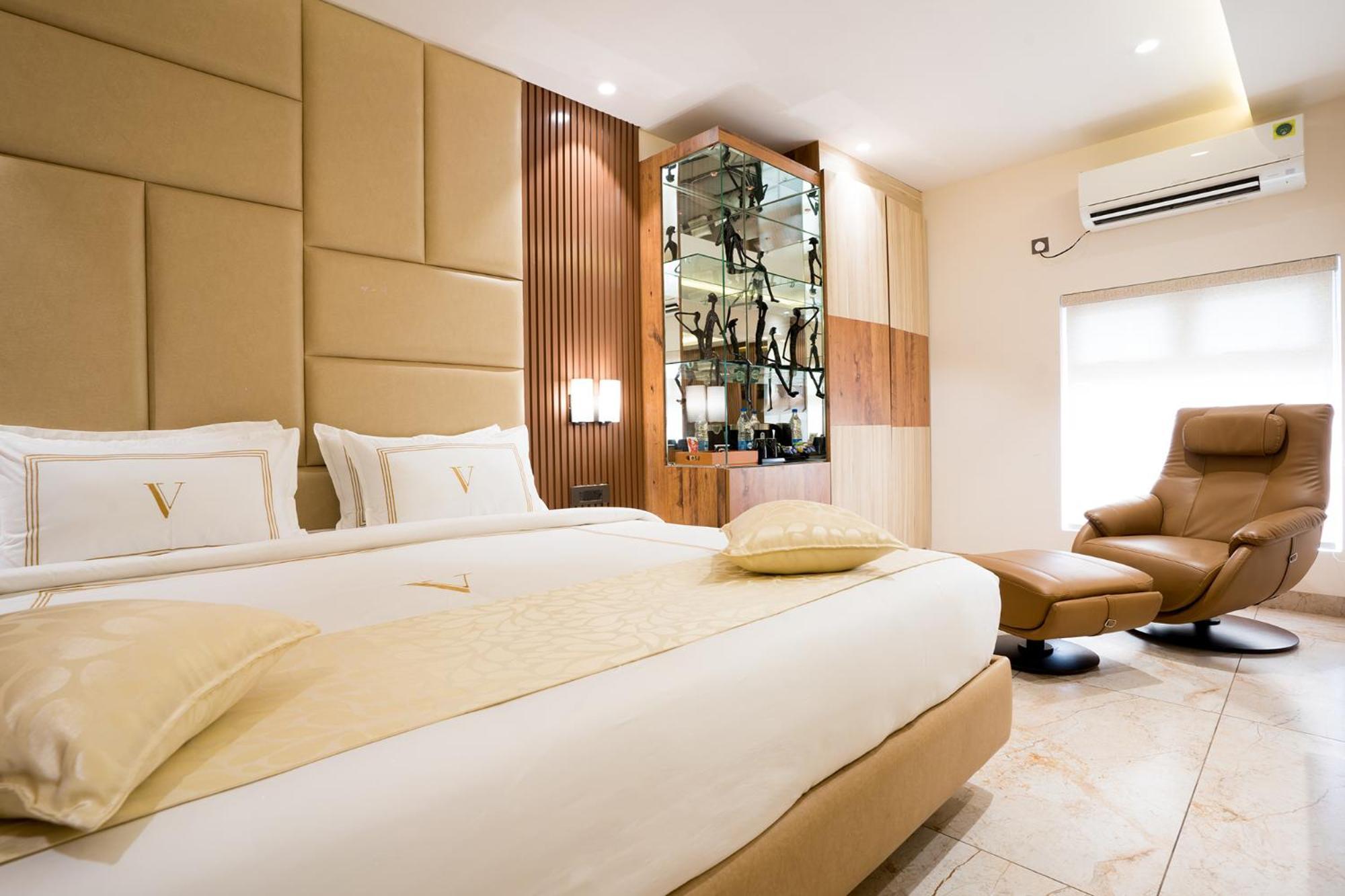 ホテル Oriva Vinflora Residency - Nr Lv Prasad Hospital, Banjara Hills ハイデラバード エクステリア 写真