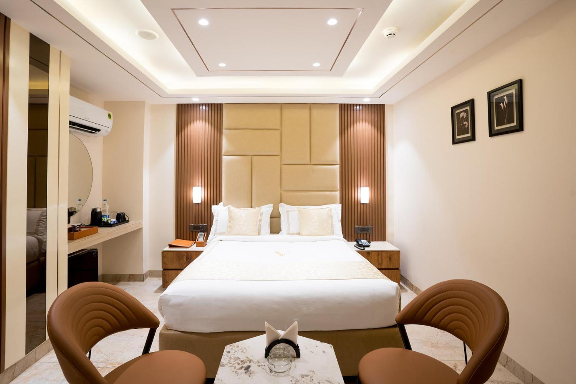ホテル Oriva Vinflora Residency - Nr Lv Prasad Hospital, Banjara Hills ハイデラバード エクステリア 写真