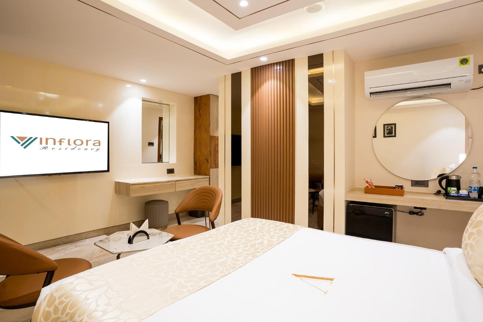 ホテル Oriva Vinflora Residency - Nr Lv Prasad Hospital, Banjara Hills ハイデラバード エクステリア 写真