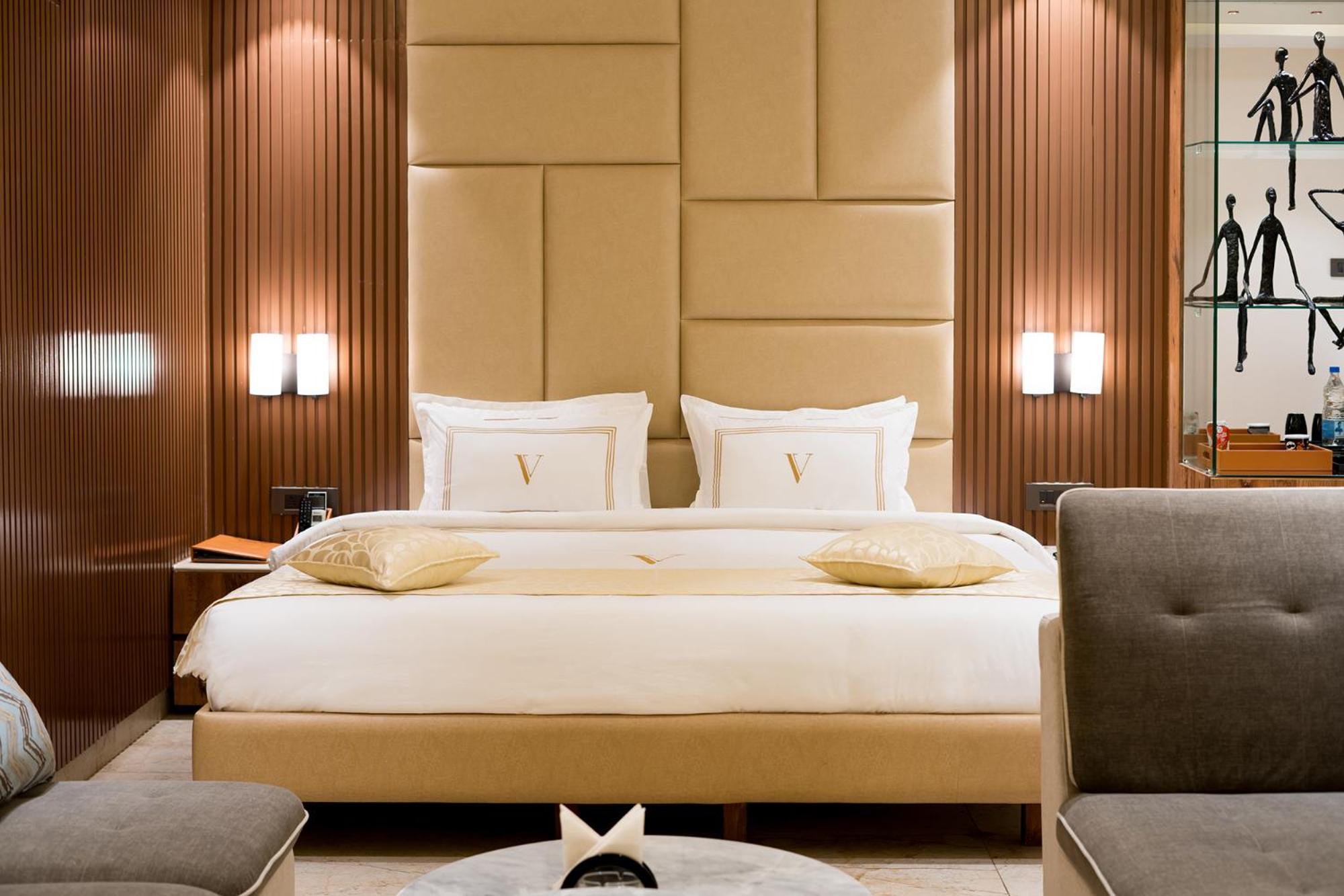 ホテル Oriva Vinflora Residency - Nr Lv Prasad Hospital, Banjara Hills ハイデラバード エクステリア 写真