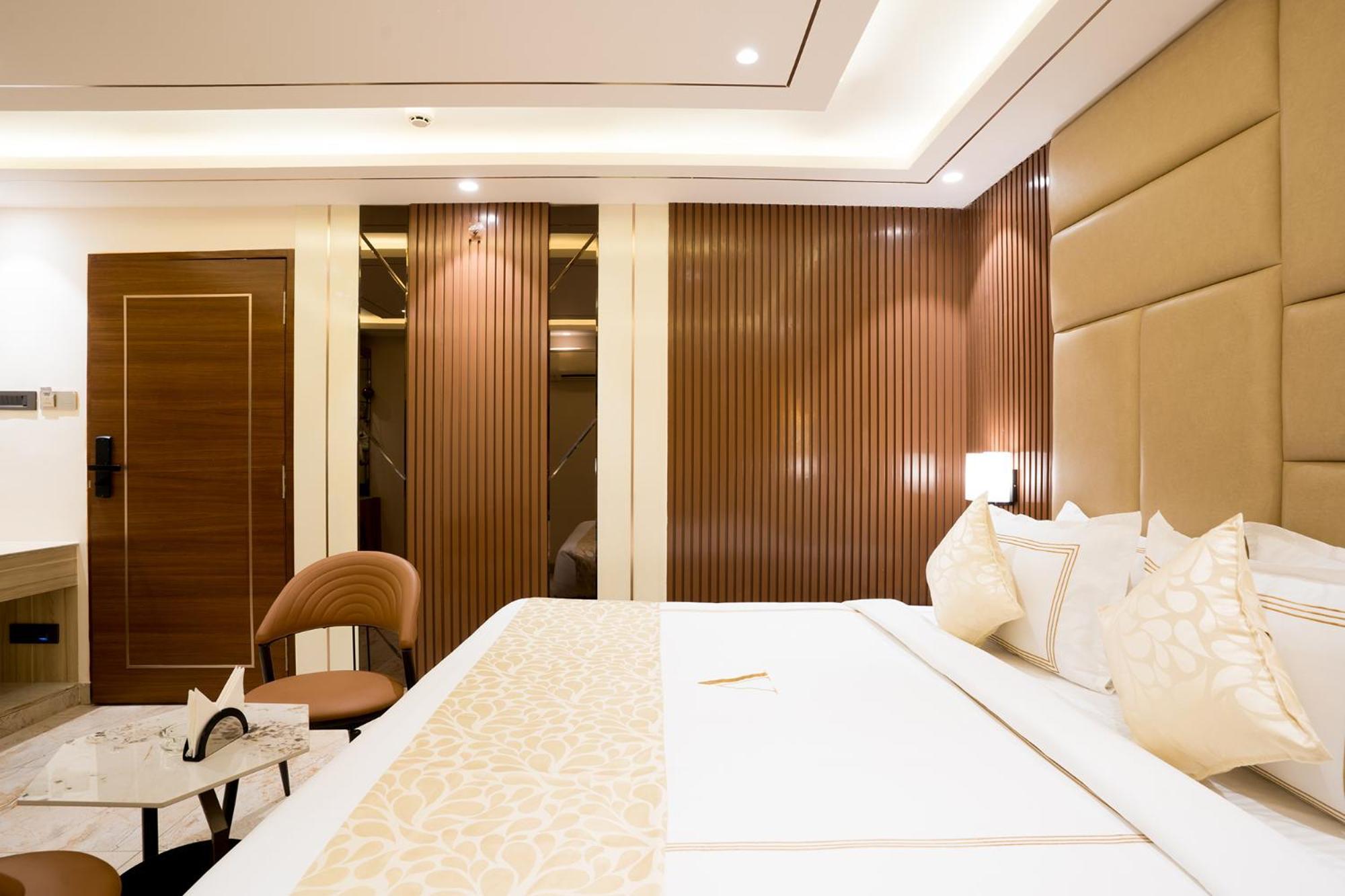 ホテル Oriva Vinflora Residency - Nr Lv Prasad Hospital, Banjara Hills ハイデラバード エクステリア 写真