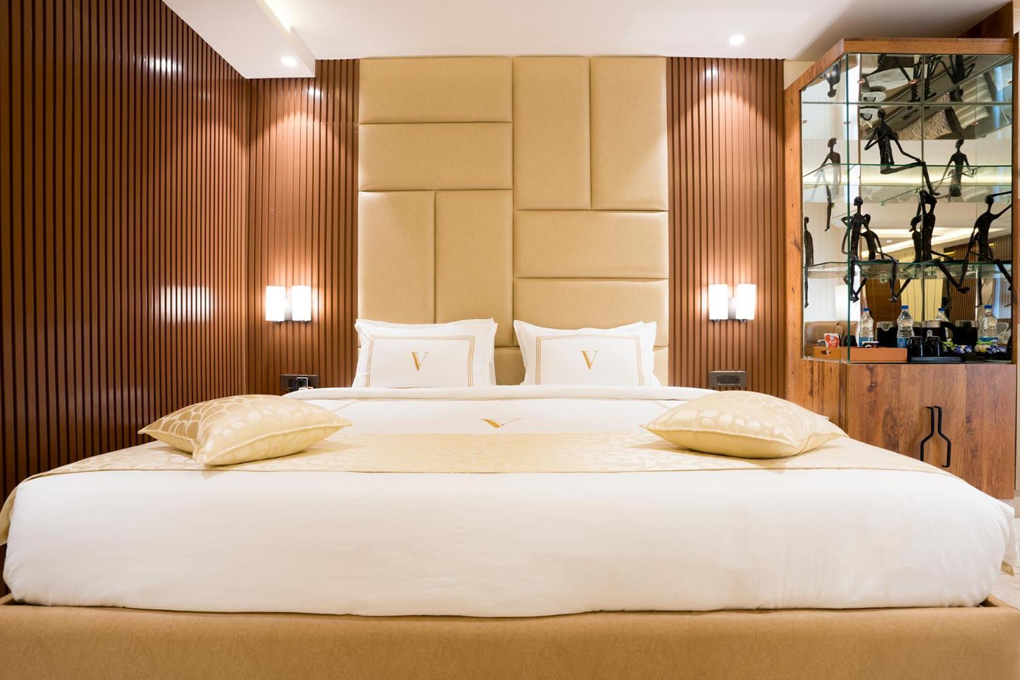 ホテル Oriva Vinflora Residency - Nr Lv Prasad Hospital, Banjara Hills ハイデラバード エクステリア 写真