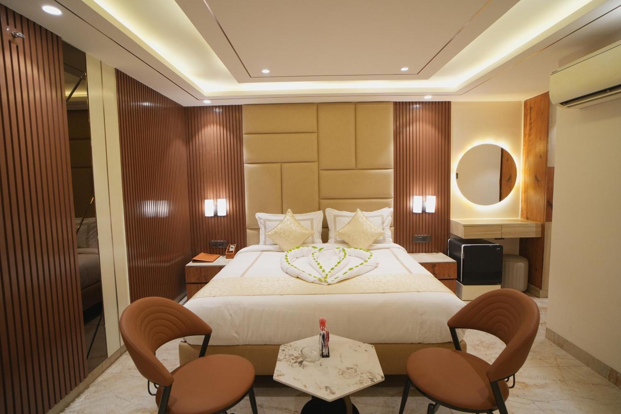 ホテル Oriva Vinflora Residency - Nr Lv Prasad Hospital, Banjara Hills ハイデラバード エクステリア 写真
