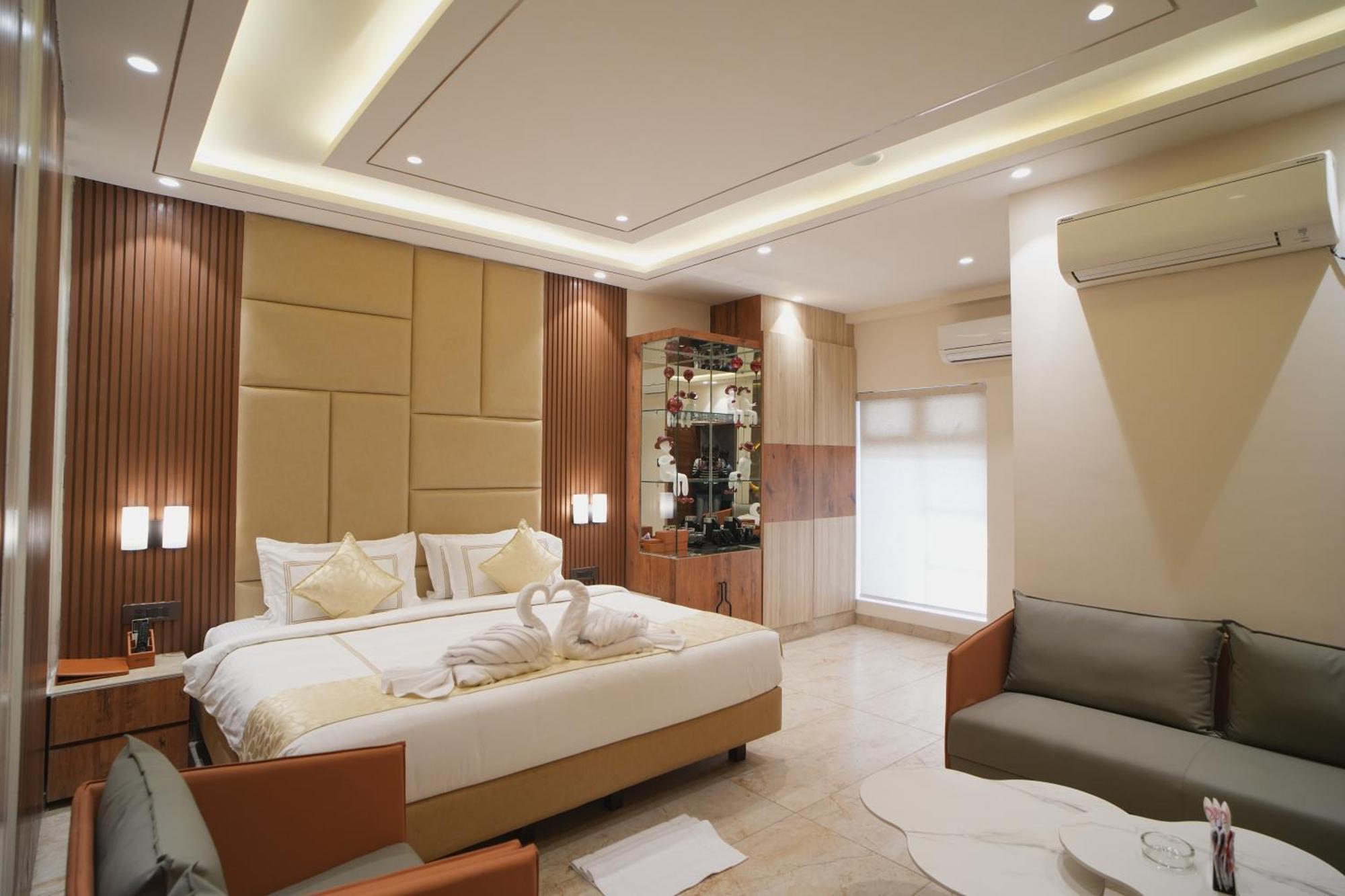 ホテル Oriva Vinflora Residency - Nr Lv Prasad Hospital, Banjara Hills ハイデラバード エクステリア 写真