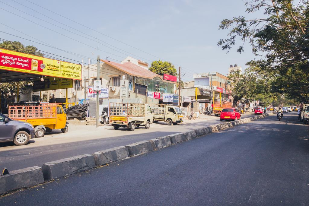 ホテル Oriva Vinflora Residency - Nr Lv Prasad Hospital, Banjara Hills ハイデラバード エクステリア 写真