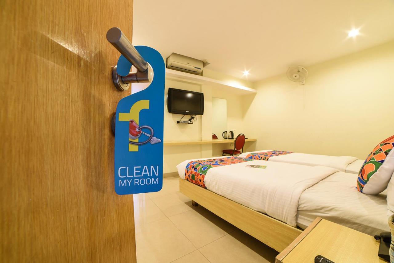 ホテル Oriva Vinflora Residency - Nr Lv Prasad Hospital, Banjara Hills ハイデラバード エクステリア 写真